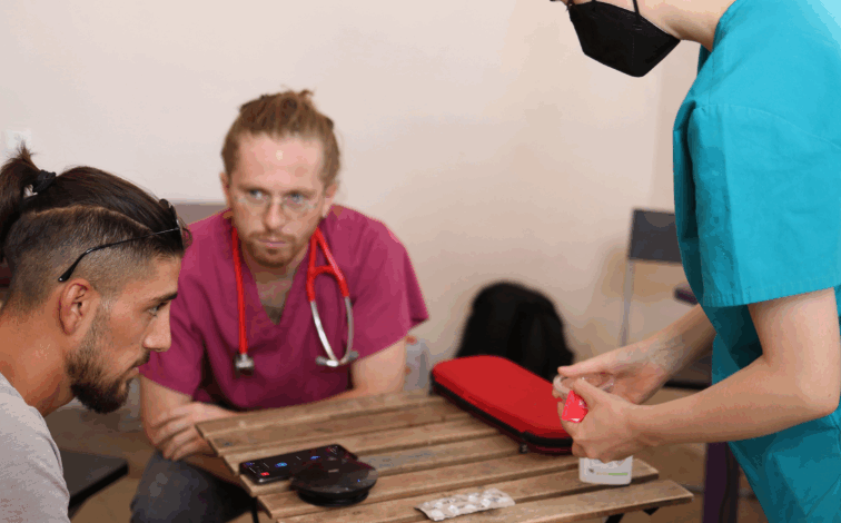 أفضل تطبيق لمساعدة اللاجئين والمهاجرين بإيجاد مترجم متطوع