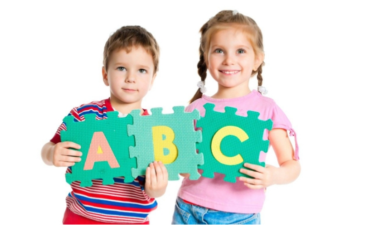 أسهل تطبيق لتعليم ٣٠٠ كلمة إنجليزية أساسية للأطفال