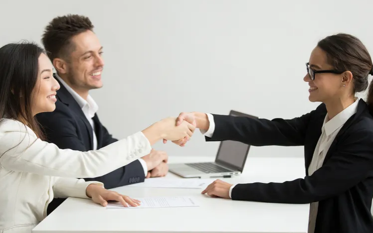 أهم تطبيق للنجاح في مقابلات العمل