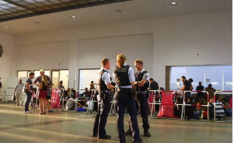 تطبيق لكل تفاصيل إجراءات اللجوء والحياة في ألمانيا