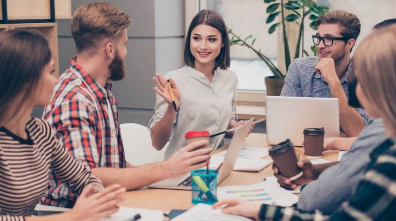 تطبيق لتعلم محادثات إنجليزية مترجمة بالصوت